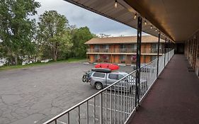 Henry's Fork Inn