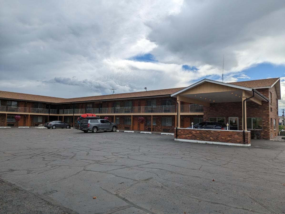 Henry'S Fork Inn Saint Anthony Buitenkant foto