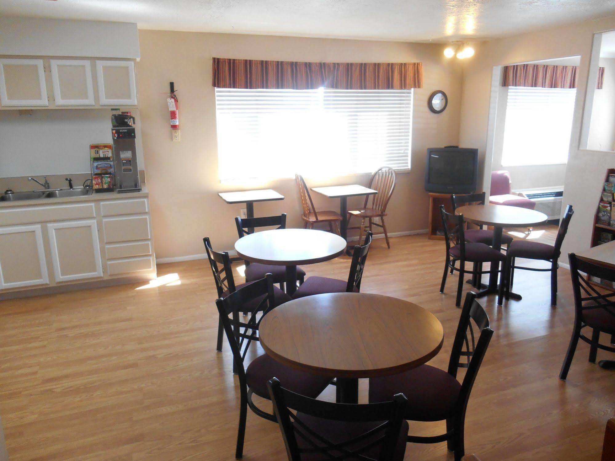 Henry'S Fork Inn Saint Anthony Buitenkant foto
